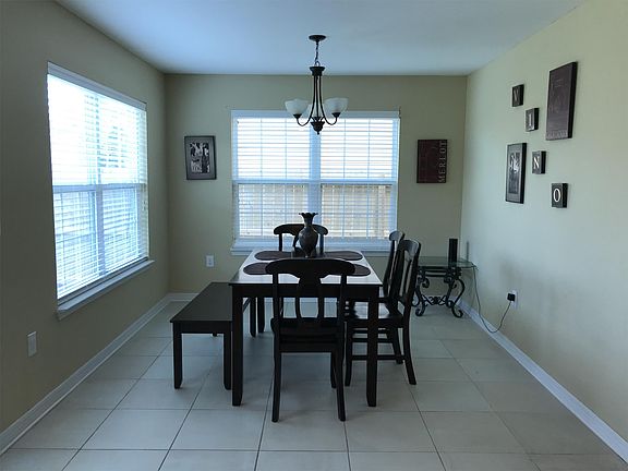 4th image of 506 Eisenhower Dr