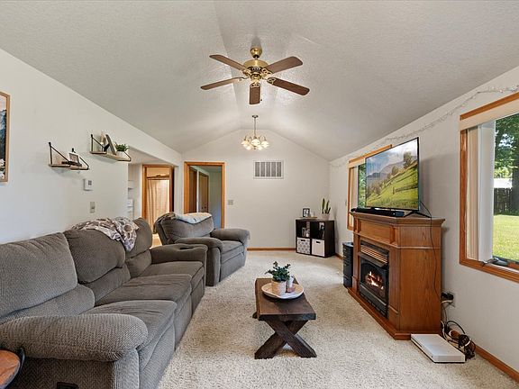 3rd image of 5460 Moline Rd