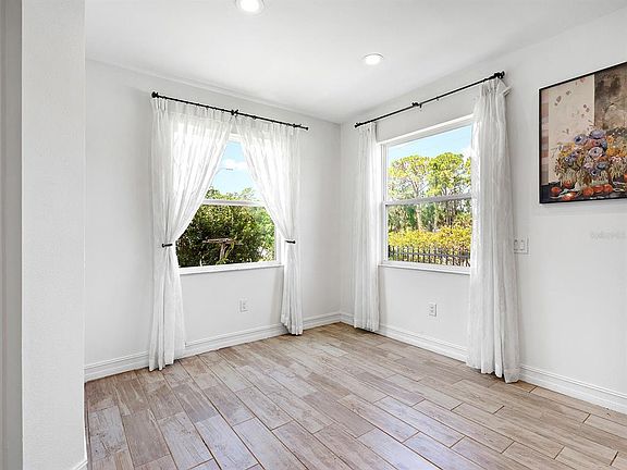 5th image of 4401 Conchfish Ln