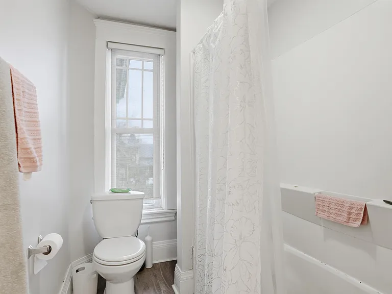 747 Union St #2 — Photo 15