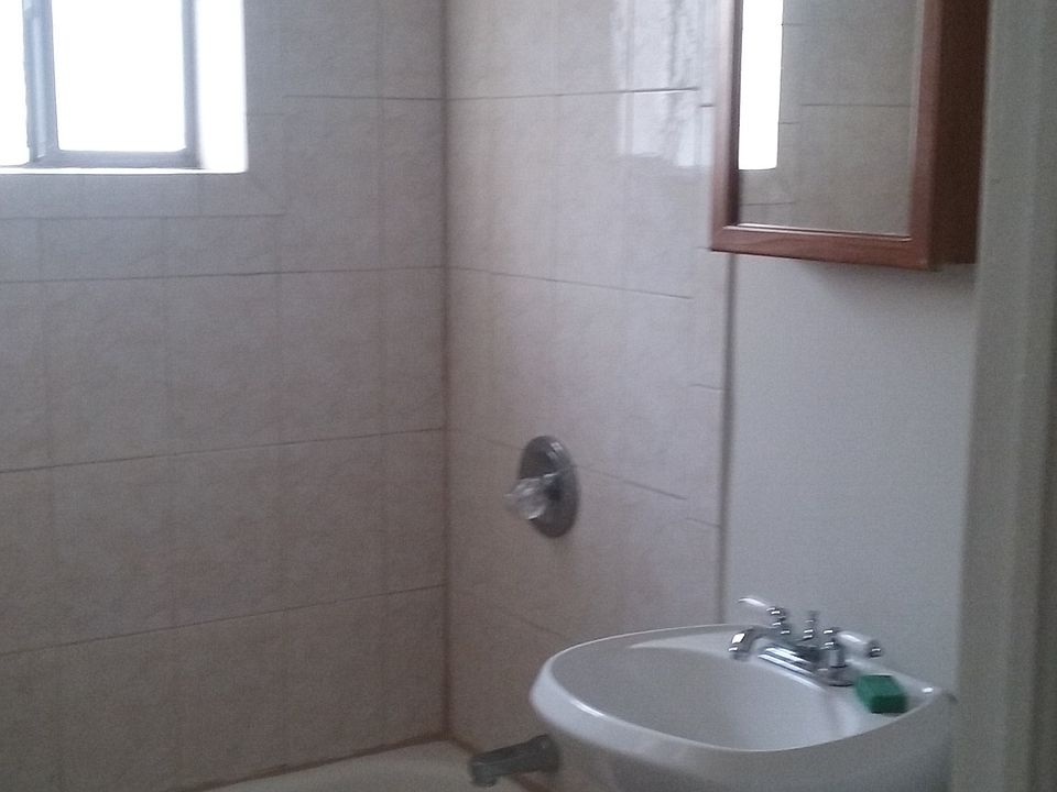 2nd image of 832 N 1st St APT 1