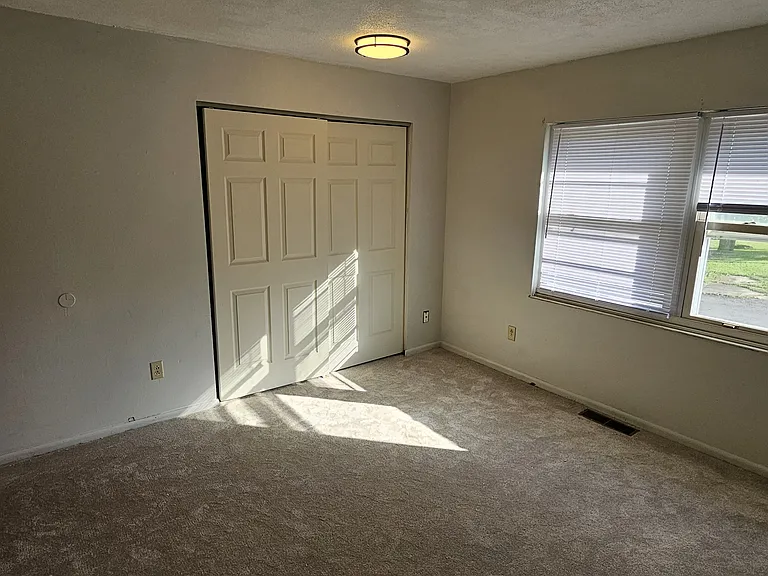 1333 Brooke Park Dr #4 — Photo 9