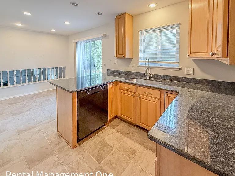 5604 Haymeadow Dr — Photo 8