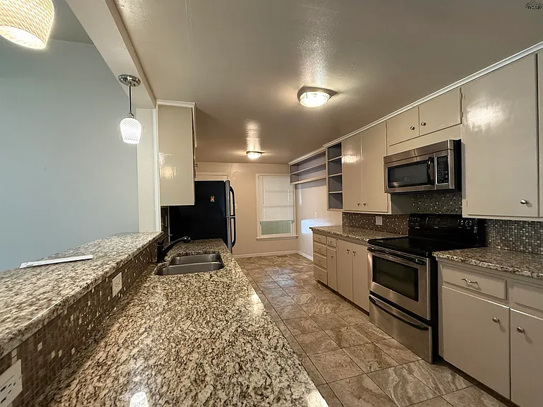 3108 Speedway Ave — Photo 3