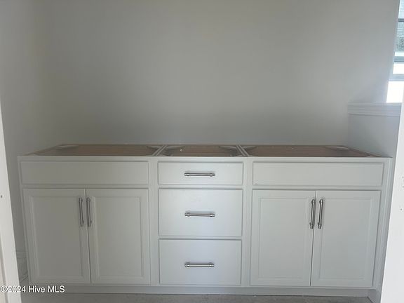 5th image of 350 Longhill Drive