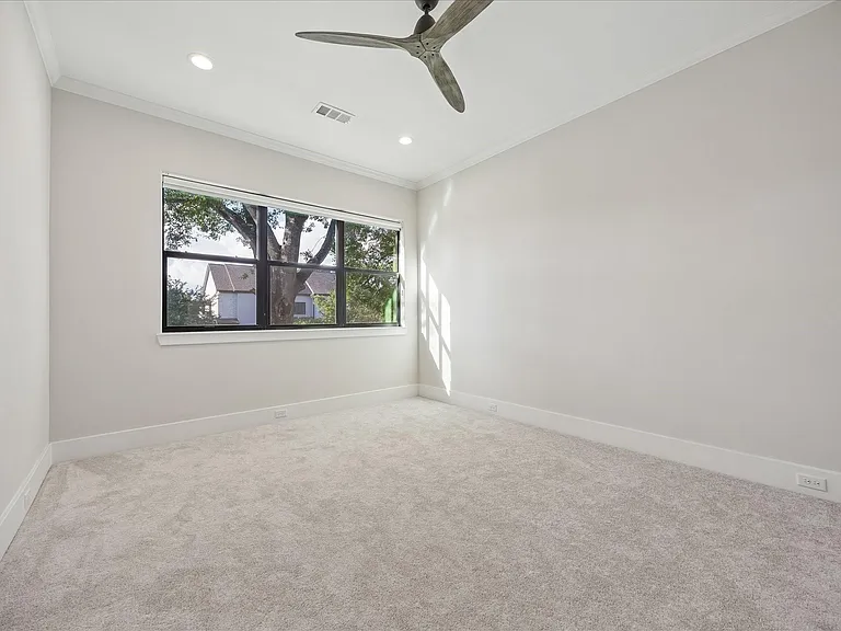 4919 Holt St — Photo 24