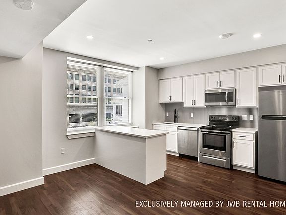4th image of 218 Church St W #401