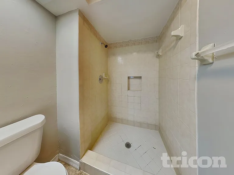 1009 Jamaica Way — Photo 11