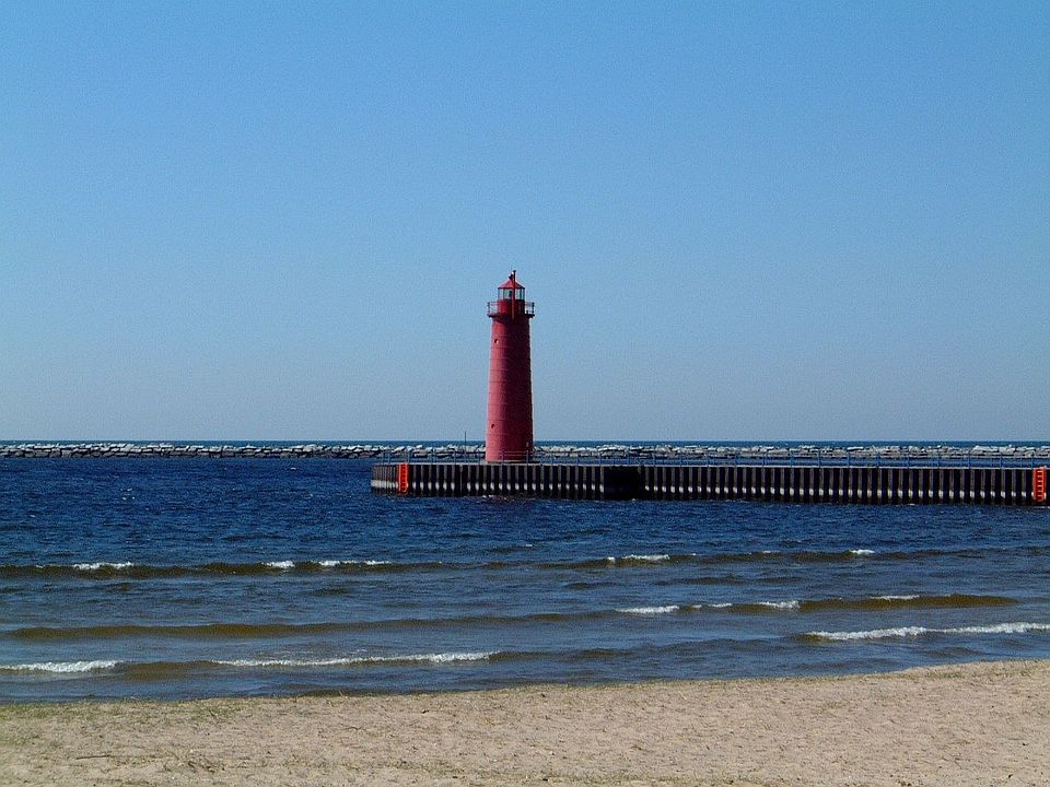 600' to beach