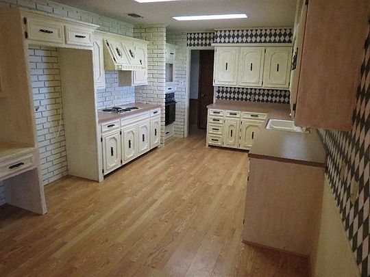 3rd image of 15101 County Road 3300
