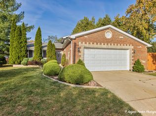 203 Springbrook Ct, McHenry, IL 60050