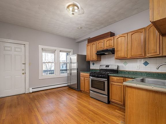 2nd image of 74 Essex St #2