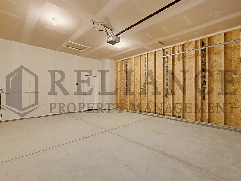525 E Elmwood St — Photo 39