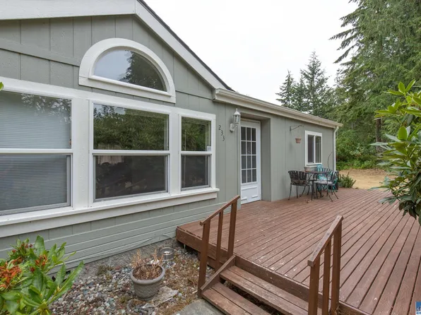 233 Salal Way, Sequim, WA 98382