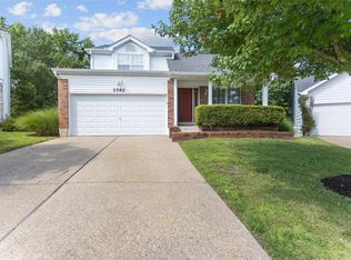 2582 Barrett Place Dr, Ballwin, MO 63021