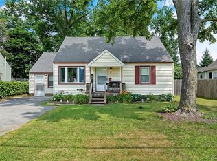 47 Homeland Rd, North Syracuse, NY 13212