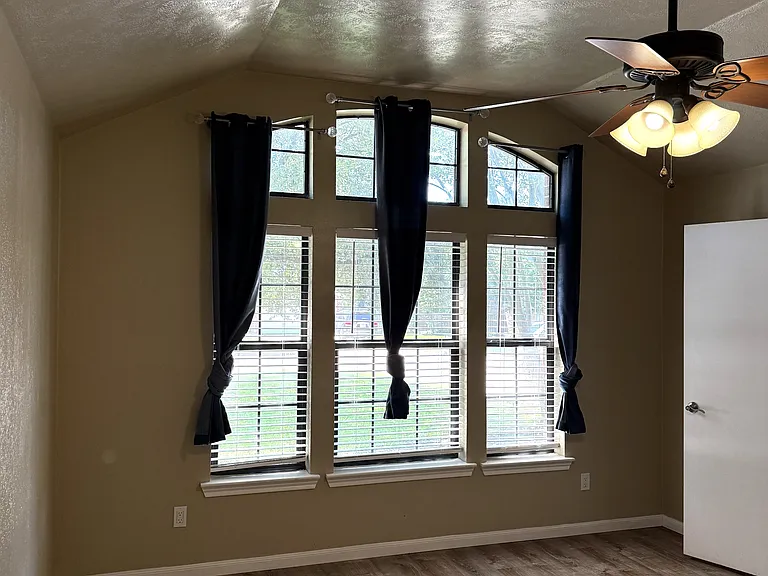 1505 Richland Ct N — Photo 7