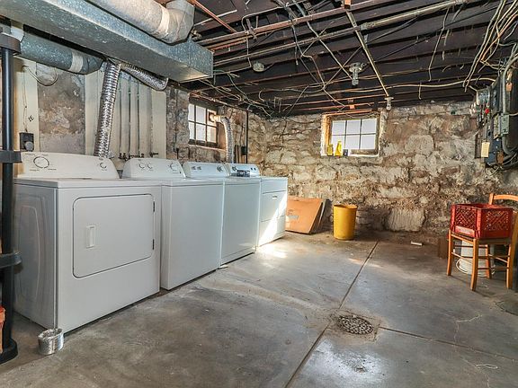 3rd image of 5210 Bancroft Ave #1E