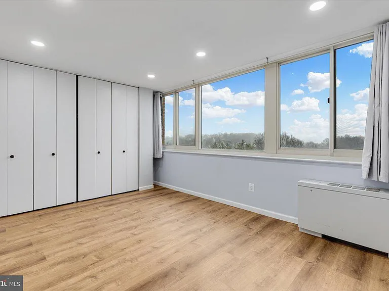 4520 King St #601 — Photo 29