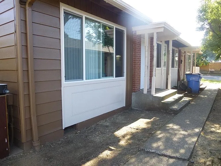 3217 Grand Blvd — Photo 2