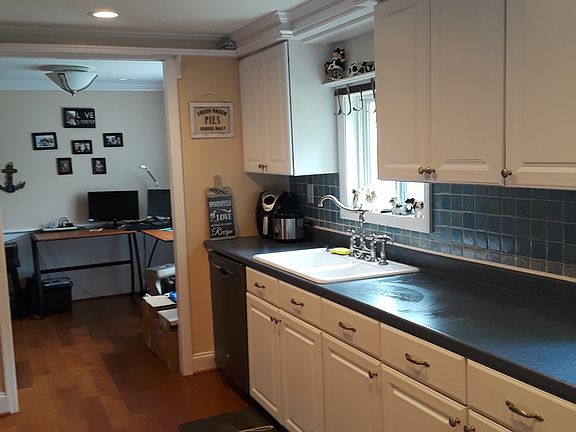 5th image of 1092 Wren Cir