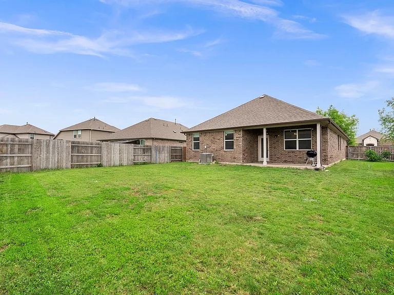 13900 McArthur Dr — Photo 29
