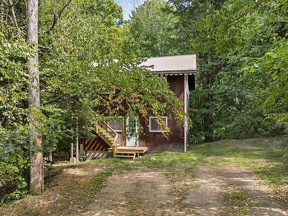 3rd image of 51 White Birch Drive #253-370-000