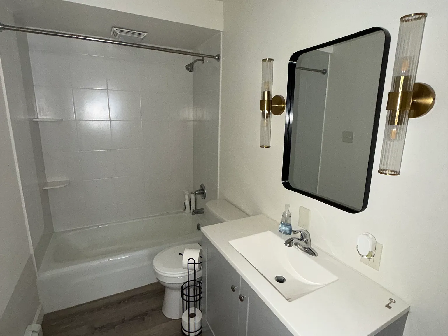 2 bed, 900 sqft, $1,375 — Photo 4