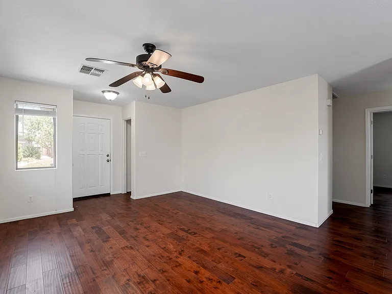 42551 W Hillman Dr — Photo 15