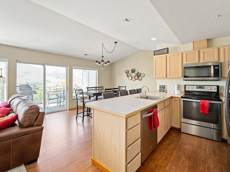 808 W Manson Rd #C303 — Photo 13