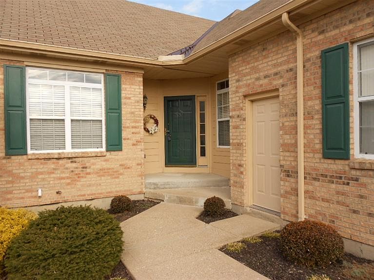 1st image of 10711 Crown Pointe Dr