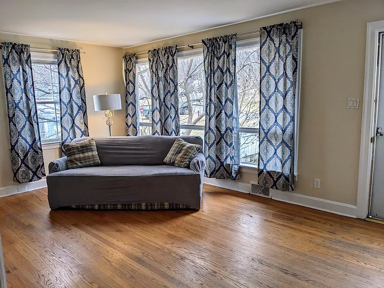 4668 Fairmont Ave — Photo 10