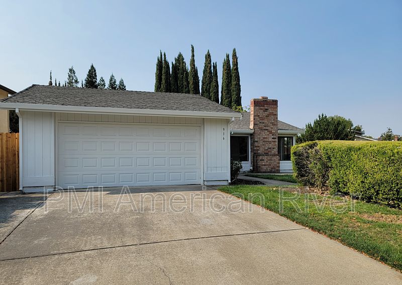 1st image of 916 Green Moss Dr