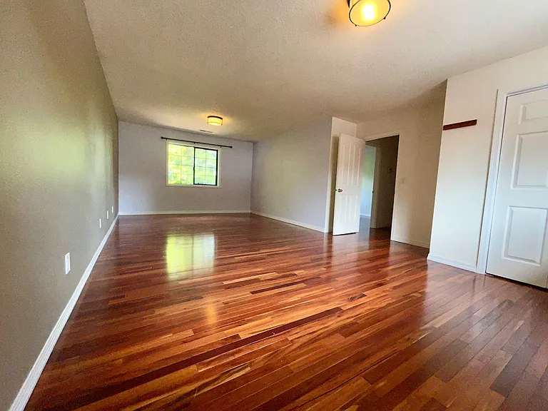 8213 NW 12th Ave — Photo 20