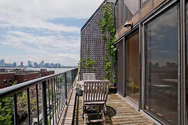 1st image of 130 Barrow St APT 507