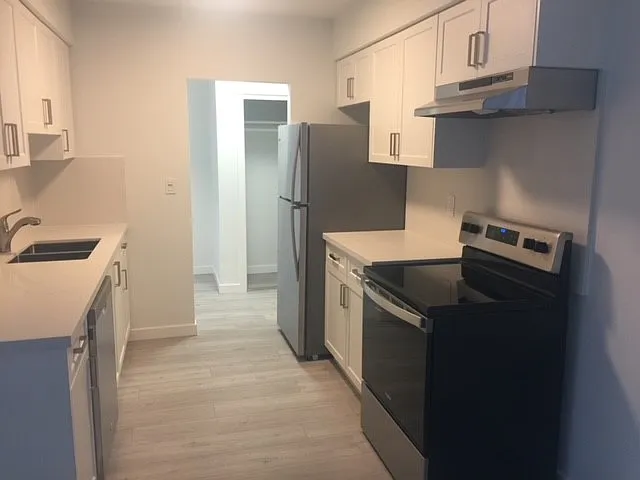 1475 W 11th Ave — Photo 9