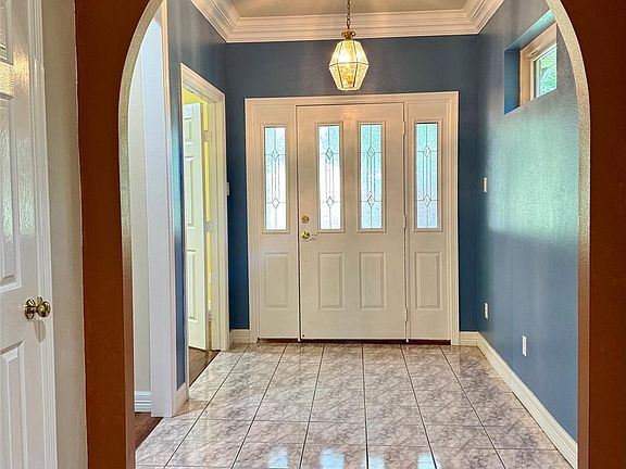5th image of 41 Bluebird Ln