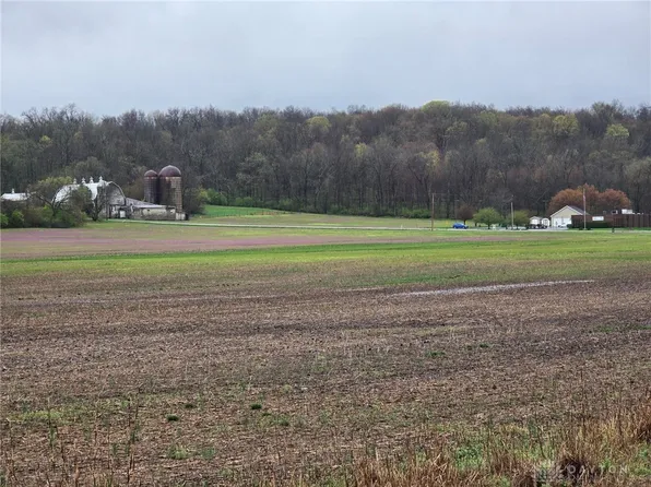 331 N Valley Rd, Xenia, OH 45385