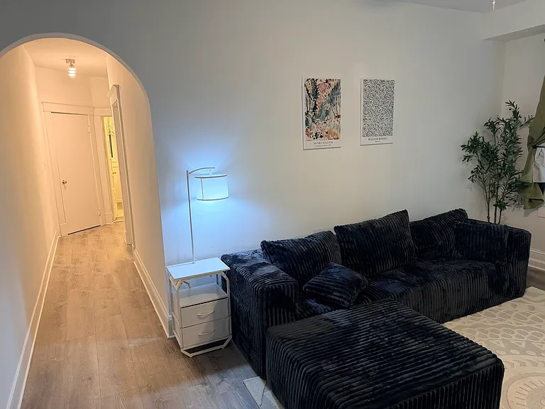 1323 Colonial Ave #4 — Photo 3
