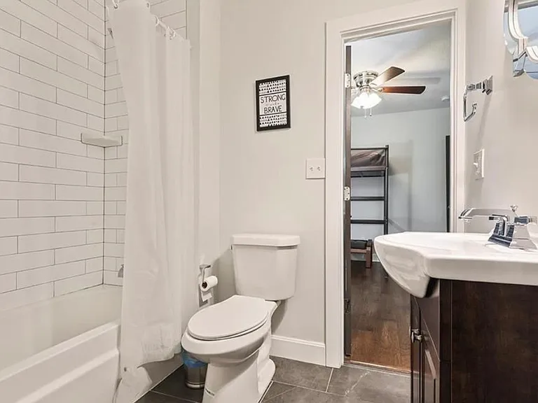 4536 Bell St — Photo 11