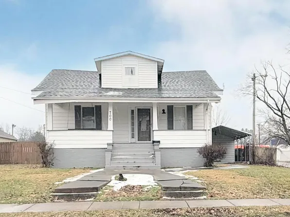 700 W Washington St, Benton, IL 62812