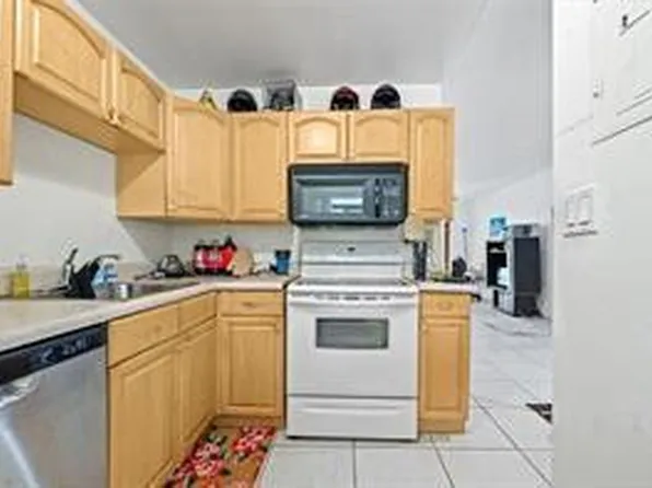 504 Gardens Drive #203, Pompano Beach, FL 33069