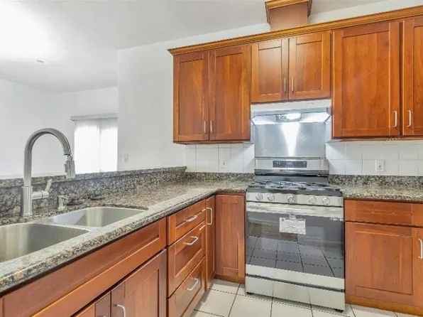 1114 International Blvd #D, Oakland, CA 94606