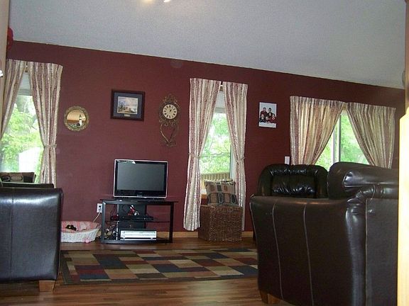 2nd image of 721 Morrison Ave S