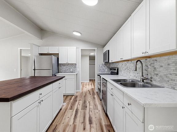 4th image of 17828 115th Street NE