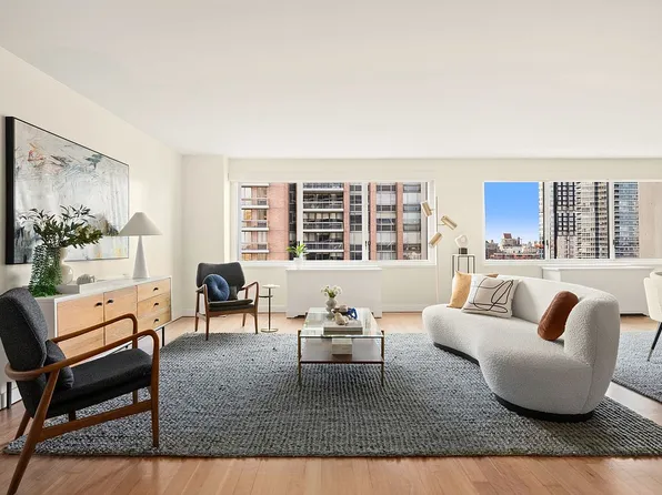 300 E 59th St APT 2103, New York, NY 10022