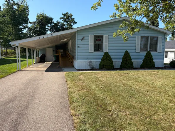 1212 Oak Brook Ln, Portage, MI 49002