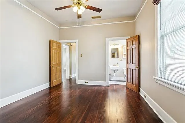 8021 Spruce St — Photo 10