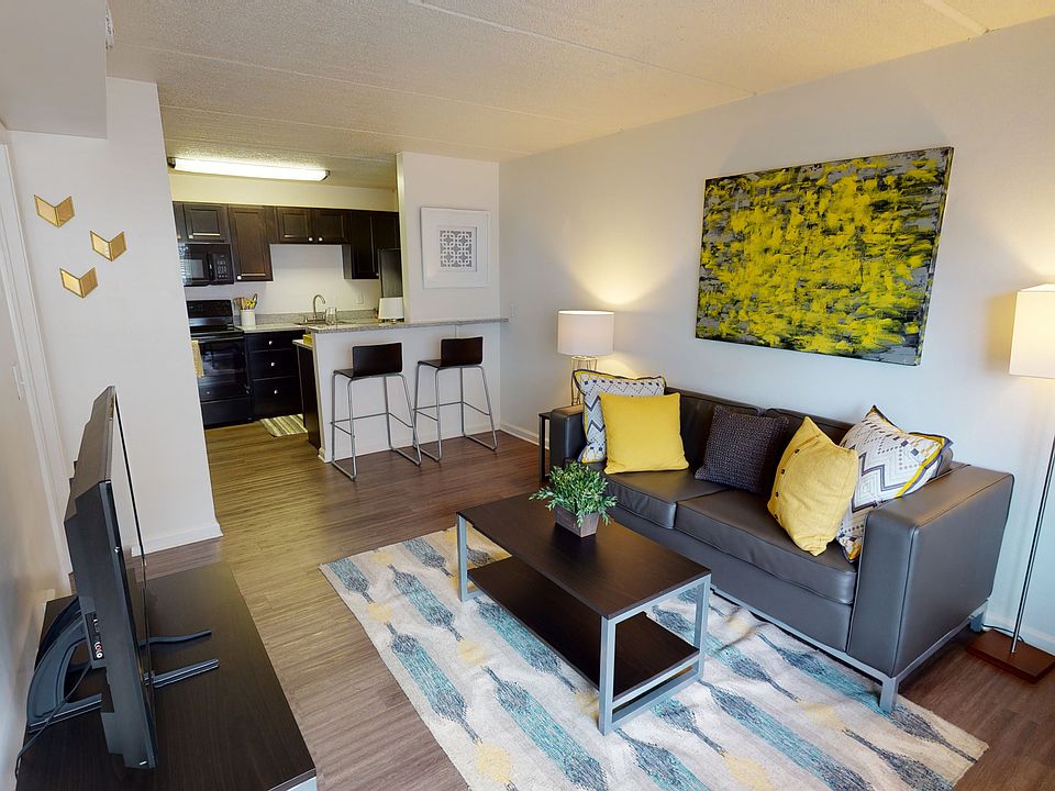 Experience Open-Concept Living with Stylish Furnishings at Legacy Student Living Near FSU
