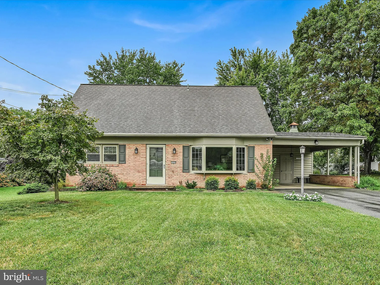 1018 Hermosa Ave photo 1
